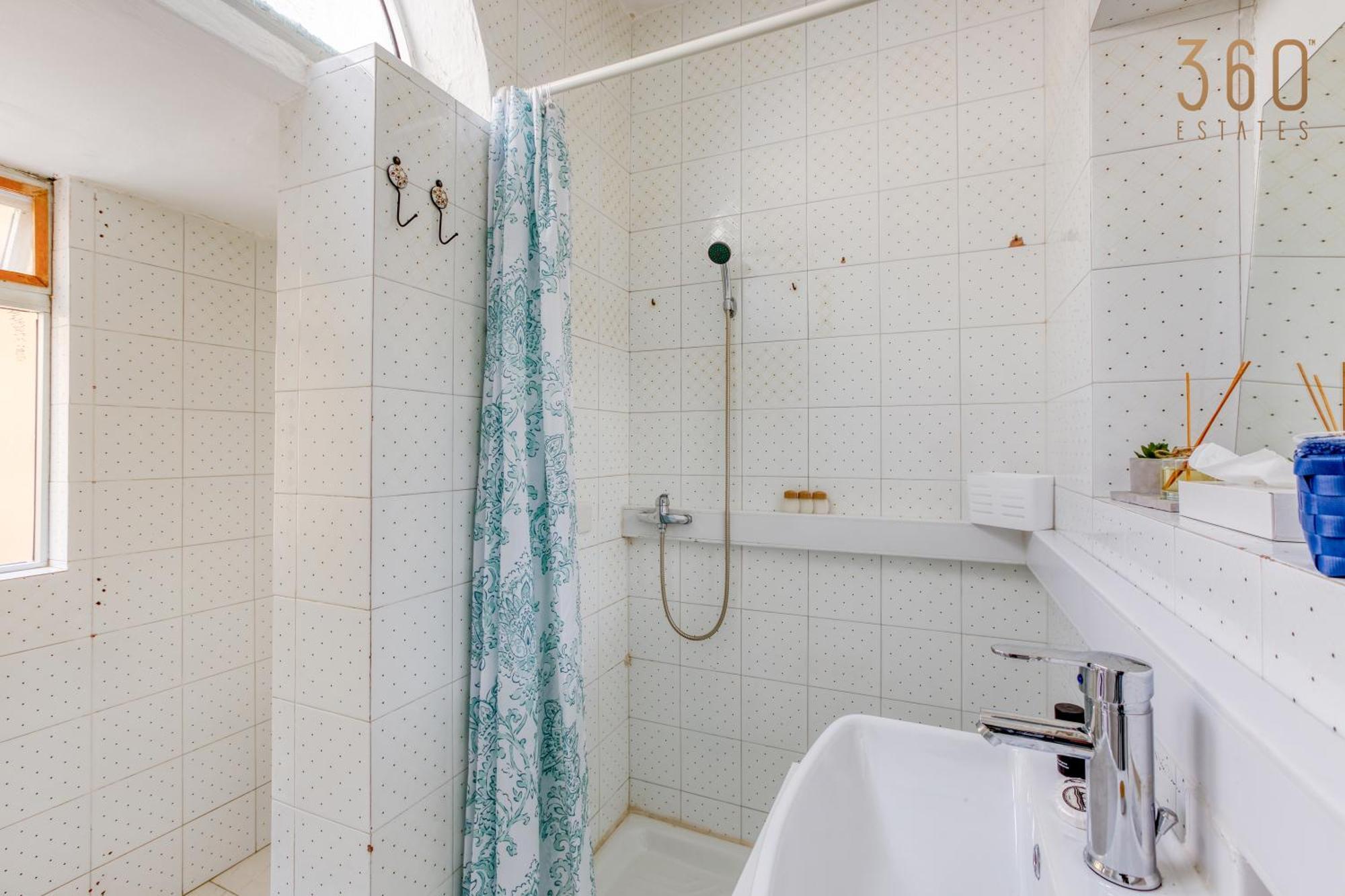 Authentic Townhouse With Backyard In By 360 Estates *