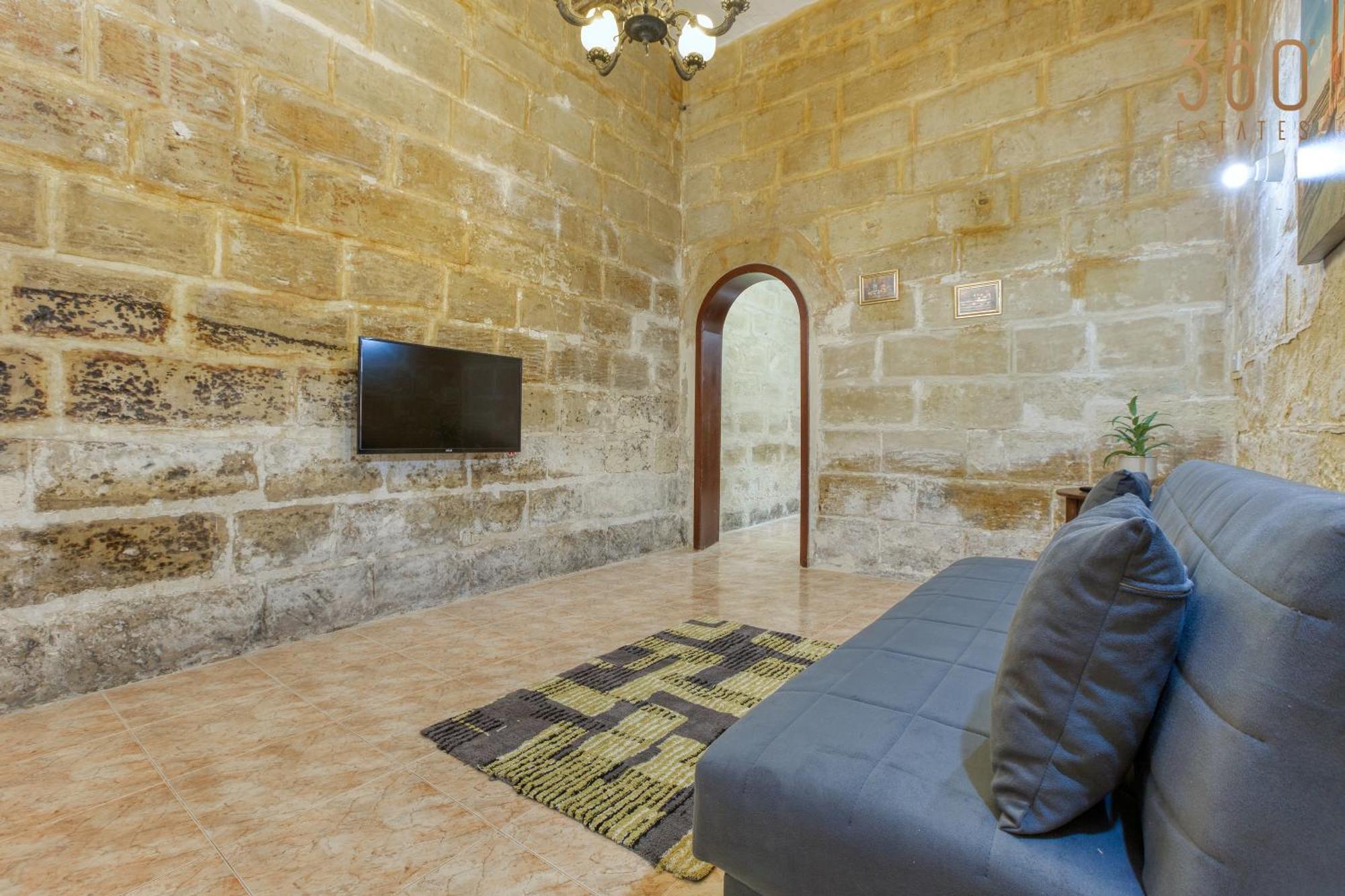 Authentic Townhouse With Backyard In By 360 Estates Holiday home *
