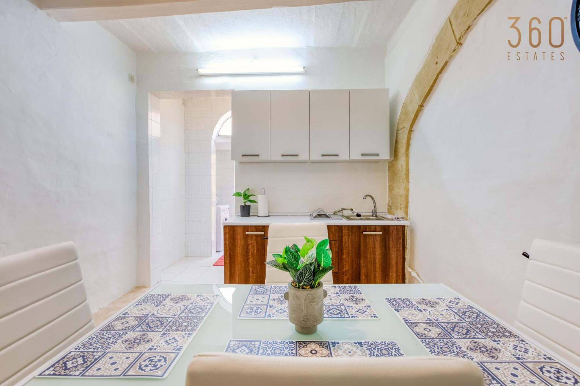 Authentic Townhouse With Backyard In By 360 Estates *