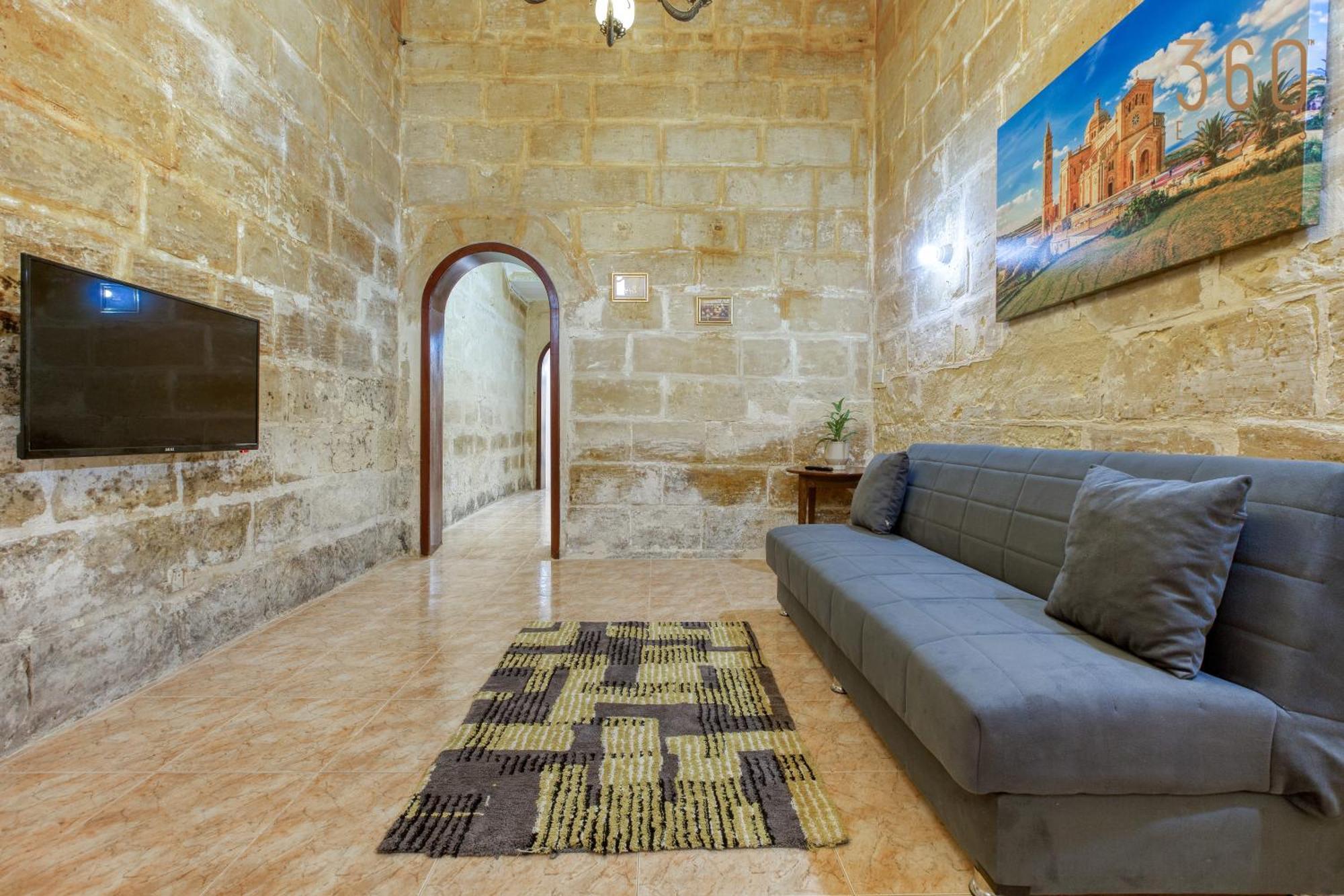 Authentic Townhouse With Backyard In By 360 Estates Holiday home *
