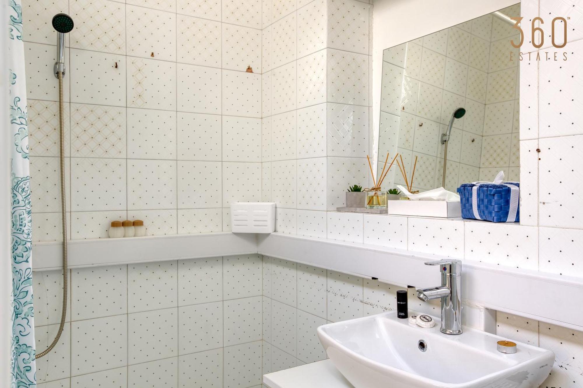 Authentic Townhouse With Backyard In By 360 Estates * Sliema