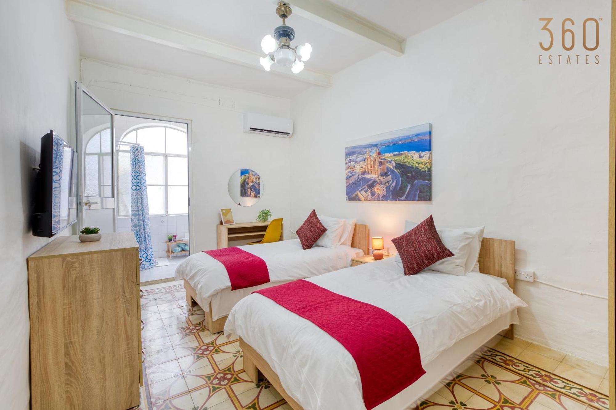 Authentic Townhouse With Backyard In By 360 Estates
